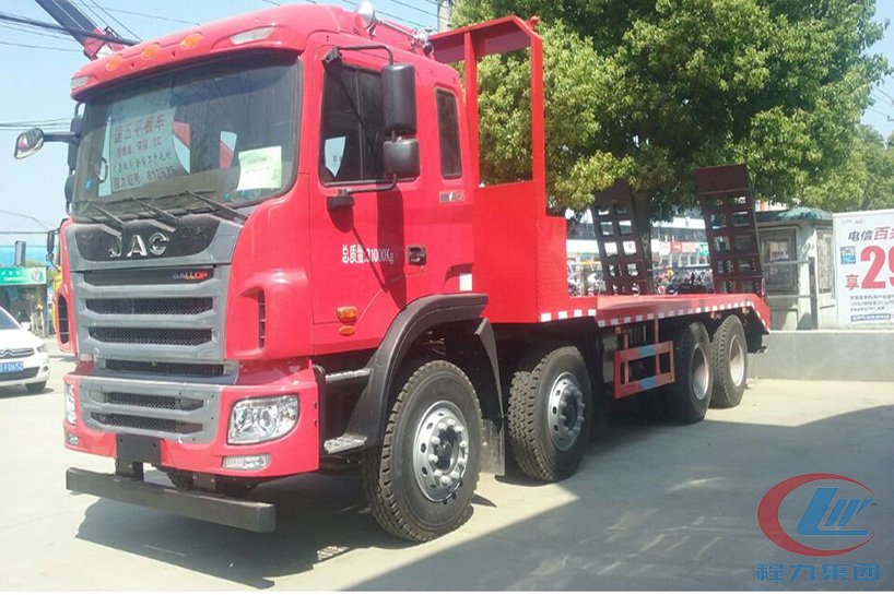 江淮前四后八（8x4）系列平板運輸車側(cè)面圖