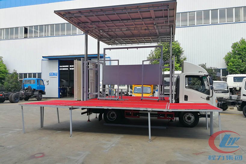 程力集團(tuán)大運(yùn)藍(lán)牌舞臺(tái)車側(cè)面圖