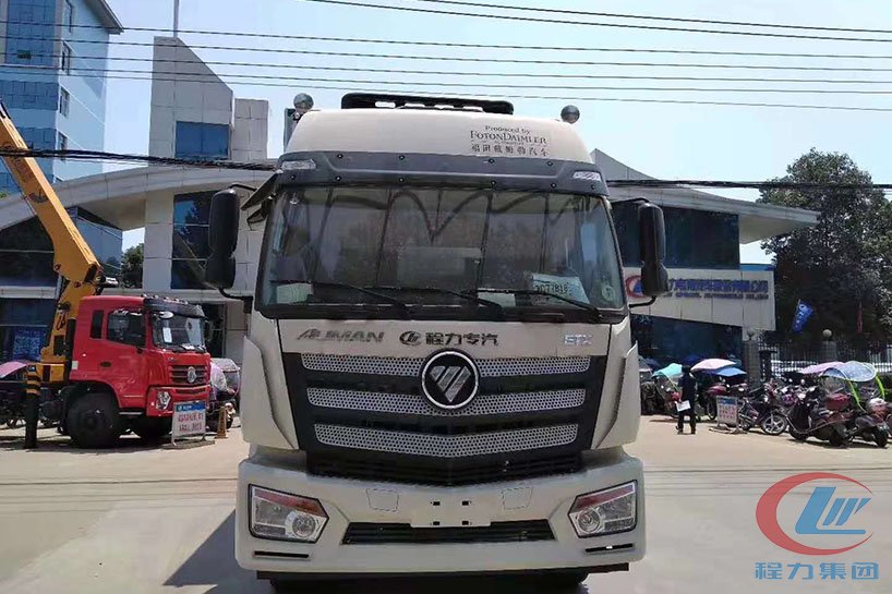 禽運(yùn)車(chē)正面圖