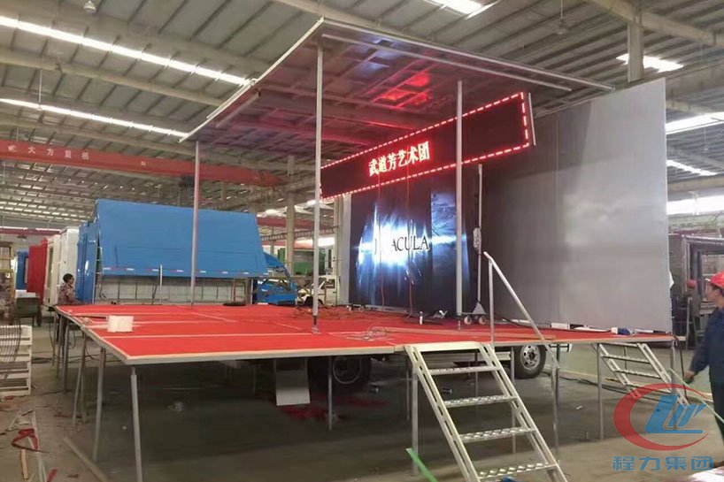 大運(yùn)排半3.8米廂長(zhǎng)舞臺(tái)車(chē)側(cè)面圖