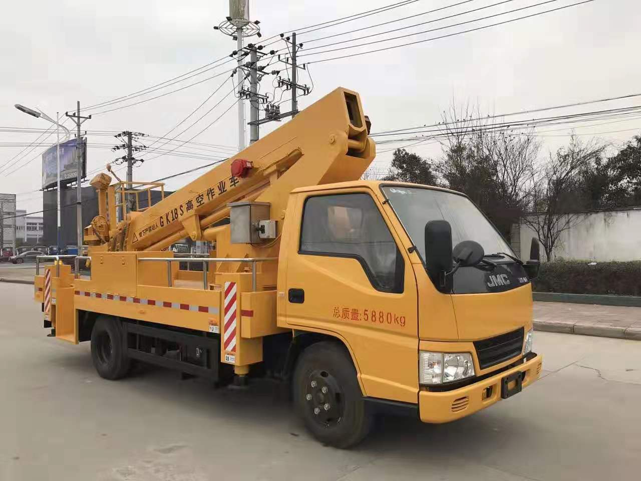 程力江鈴18米高空作業(yè)車側(cè)面圖