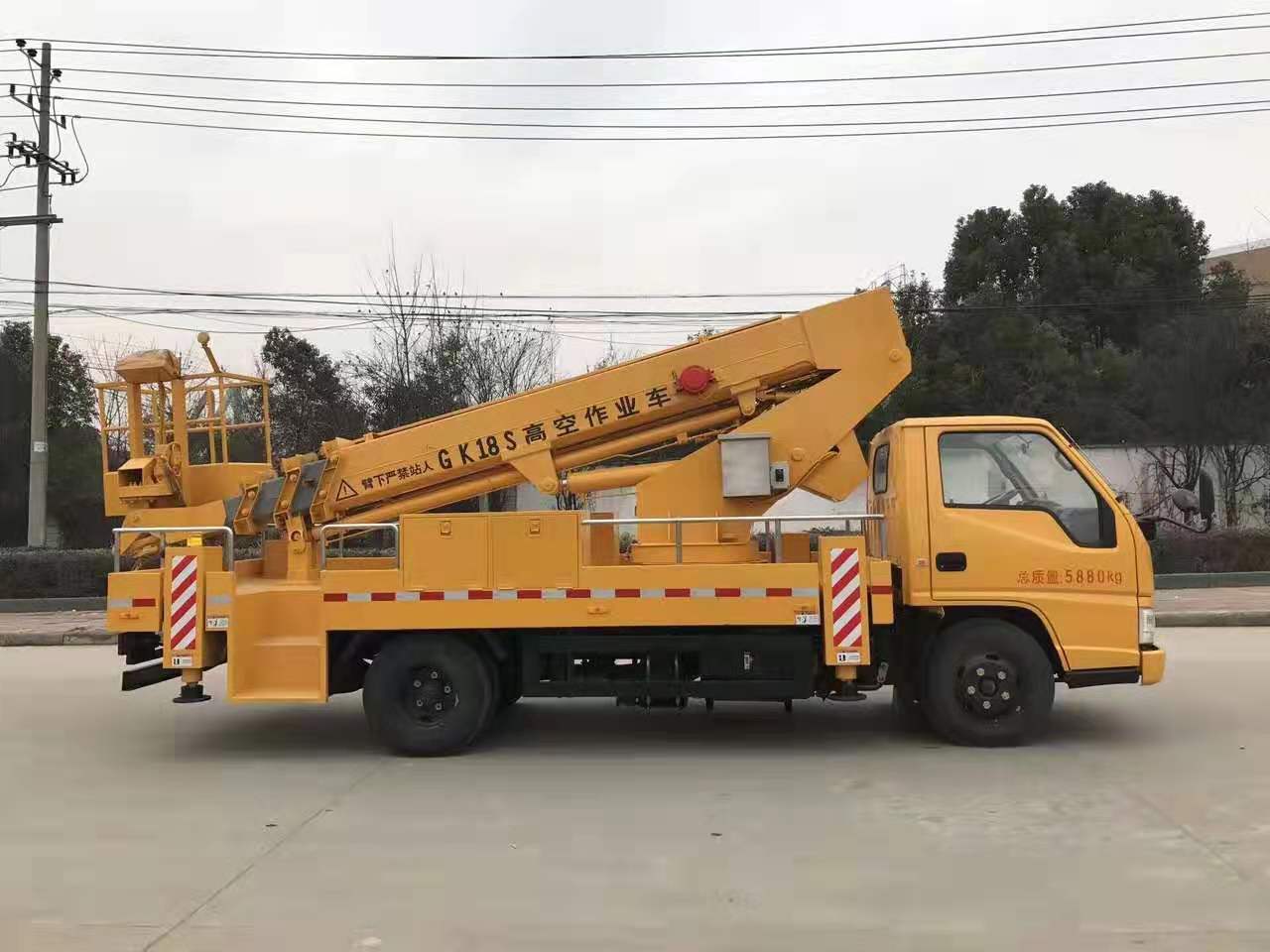 程力江鈴18米高空作業(yè)車側(cè)面圖