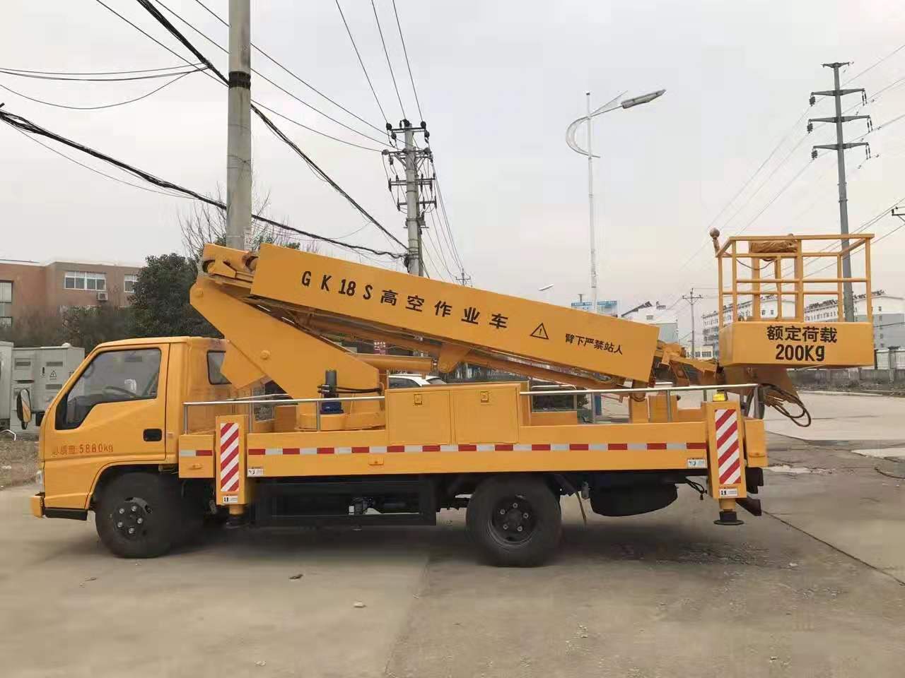 18米伸縮臂高空作業(yè)車