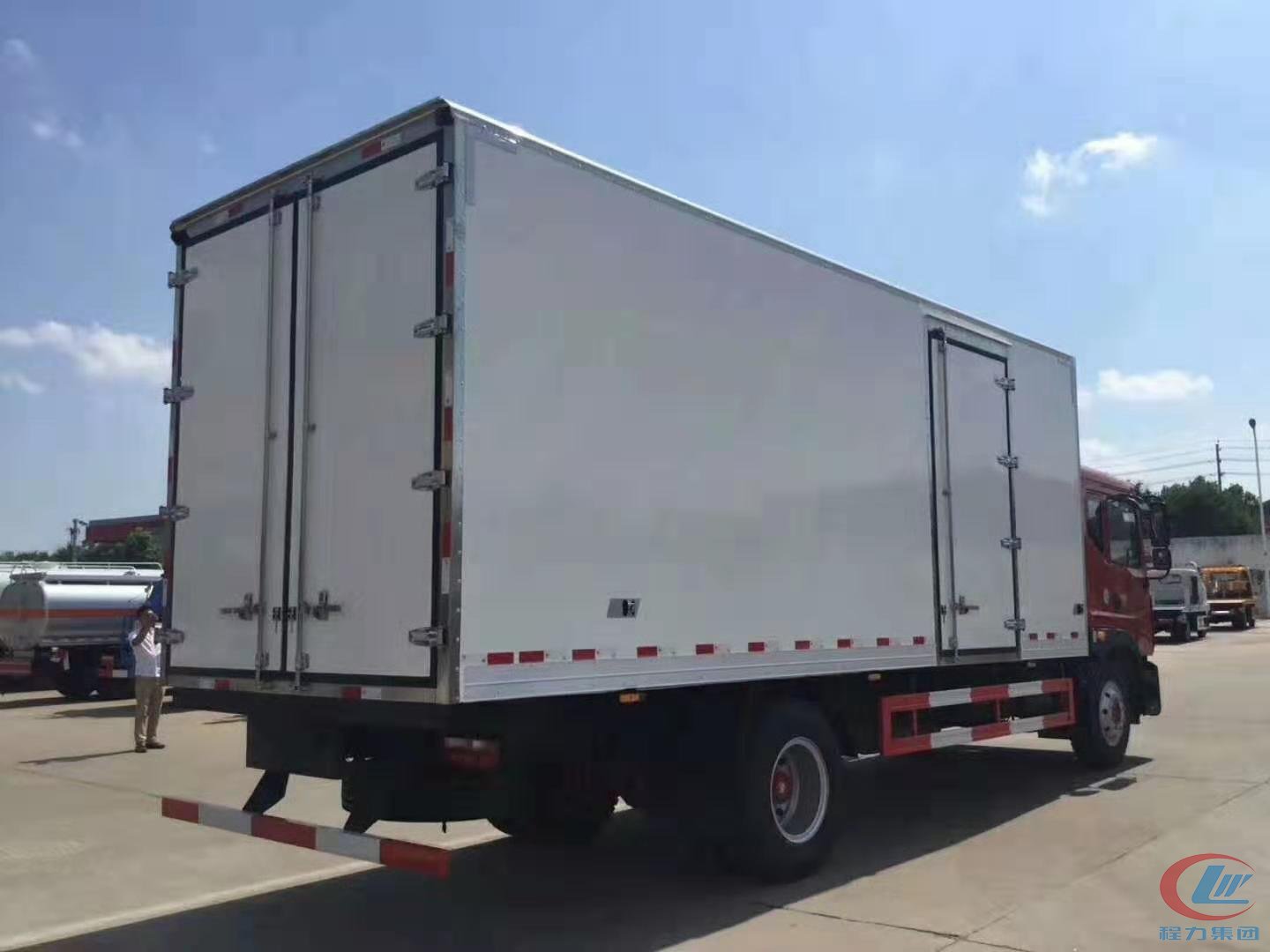 東風(fēng)多利卡D9冷藏車