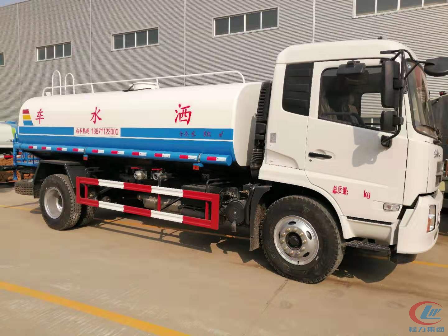 東風(fēng)天錦灑水車