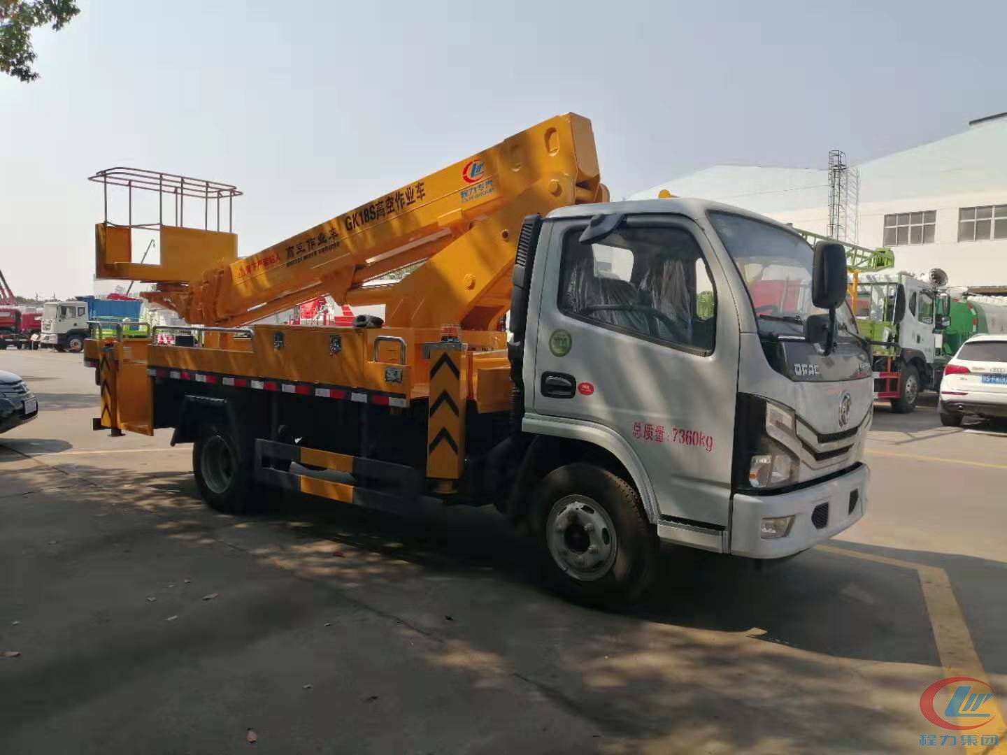 小多利卡18米高空作業(yè)車(chē)