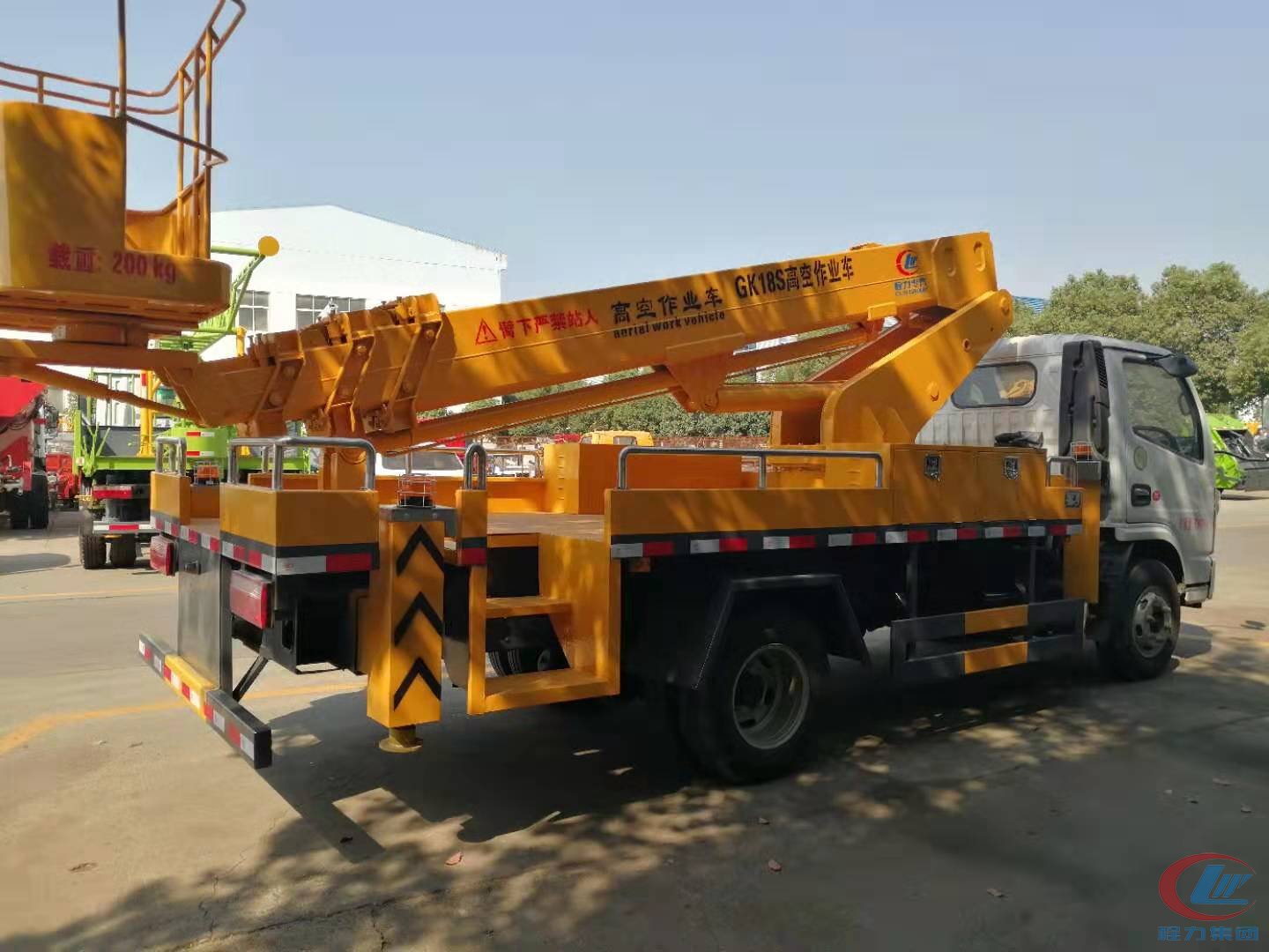 國(guó)六小多利卡高空作業(yè)車(chē)