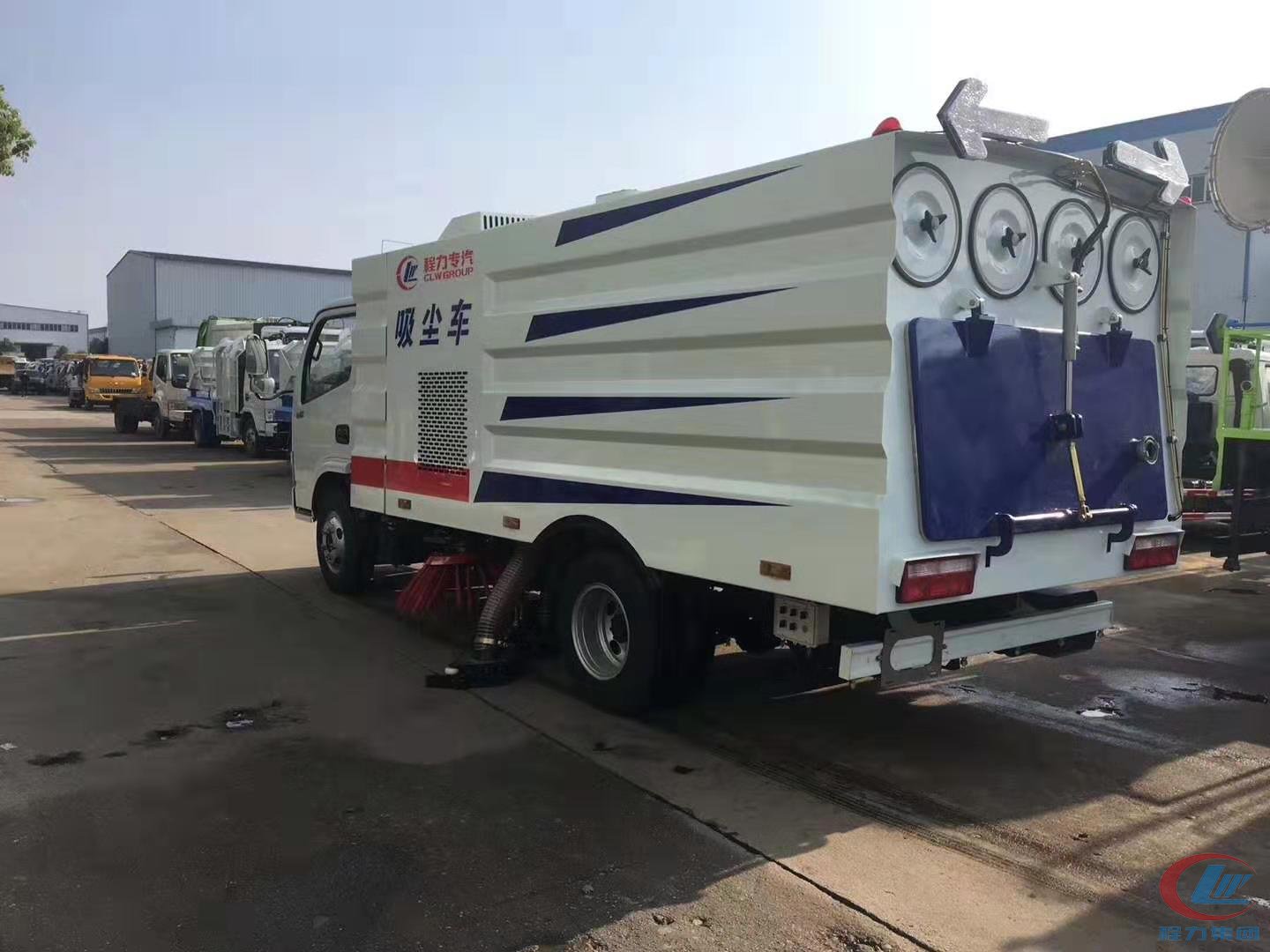 東風(fēng)小多利卡吸塵車(chē)圖片