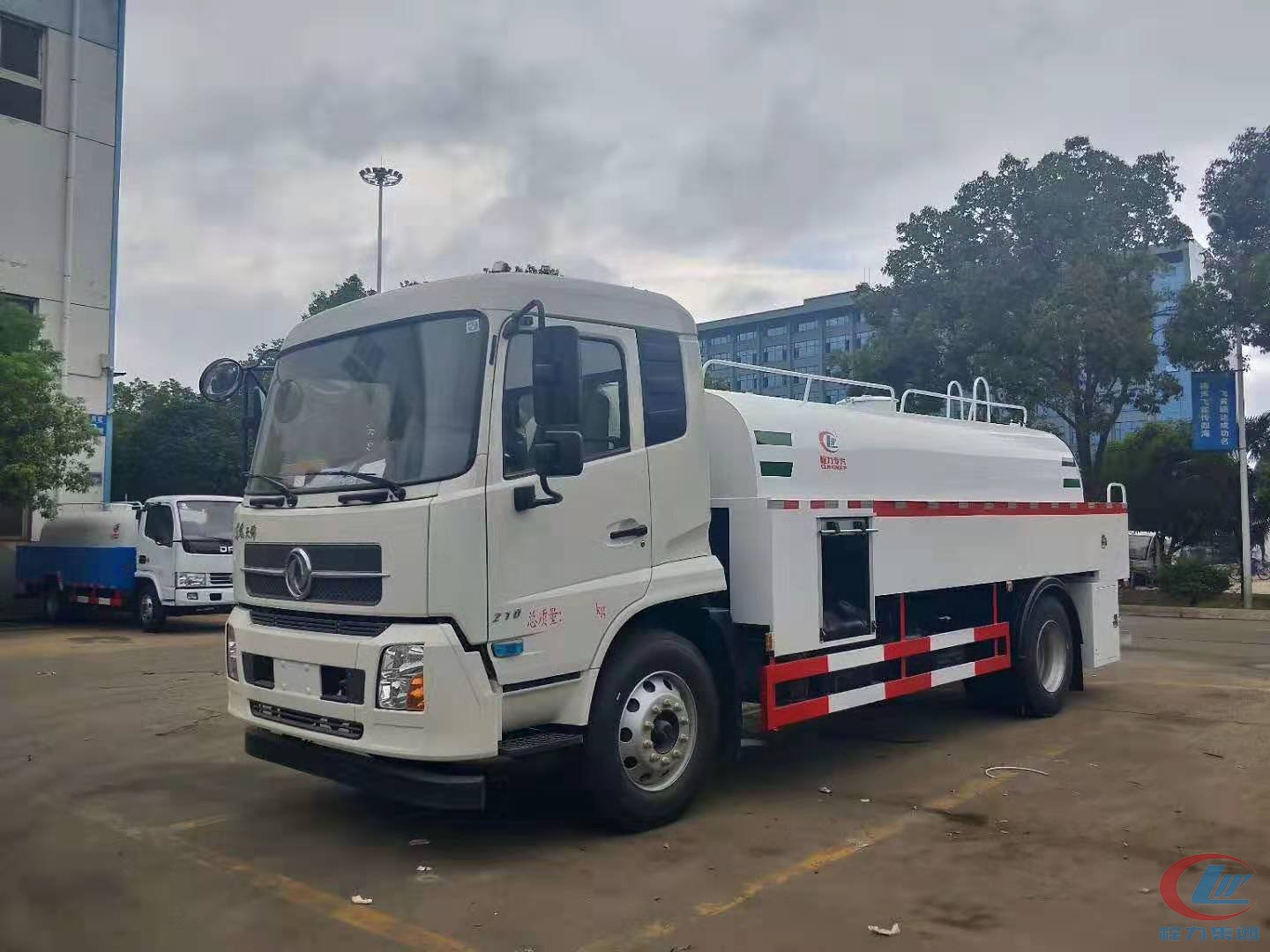 東風(fēng)天錦疏通車(chē)