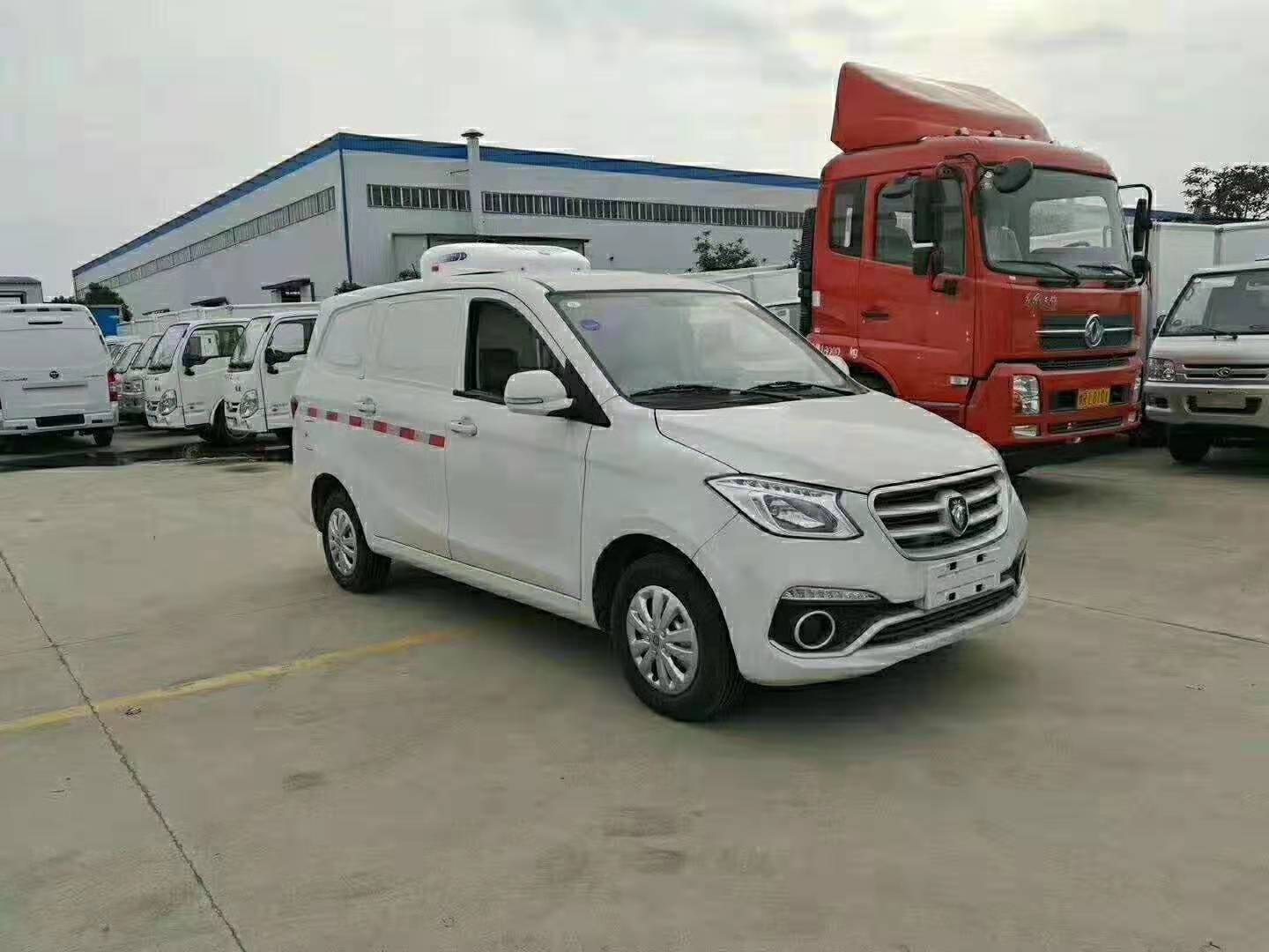 福田IX5面包冷藏車