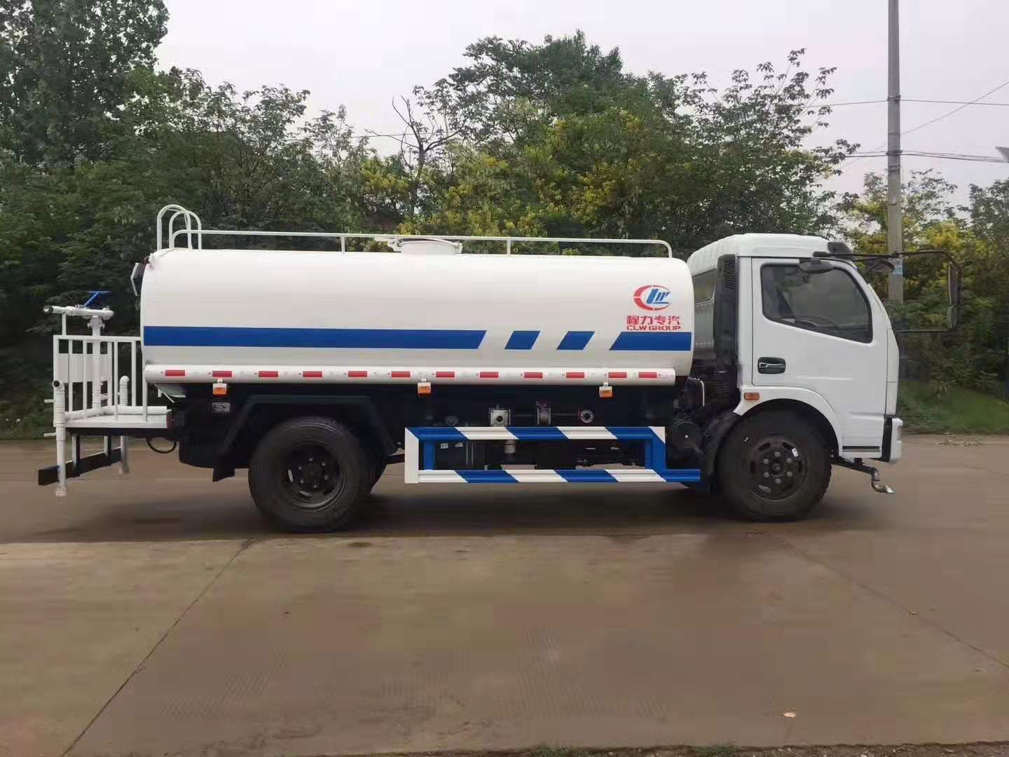 程力專汽東風(fēng)福瑞卡灑水車