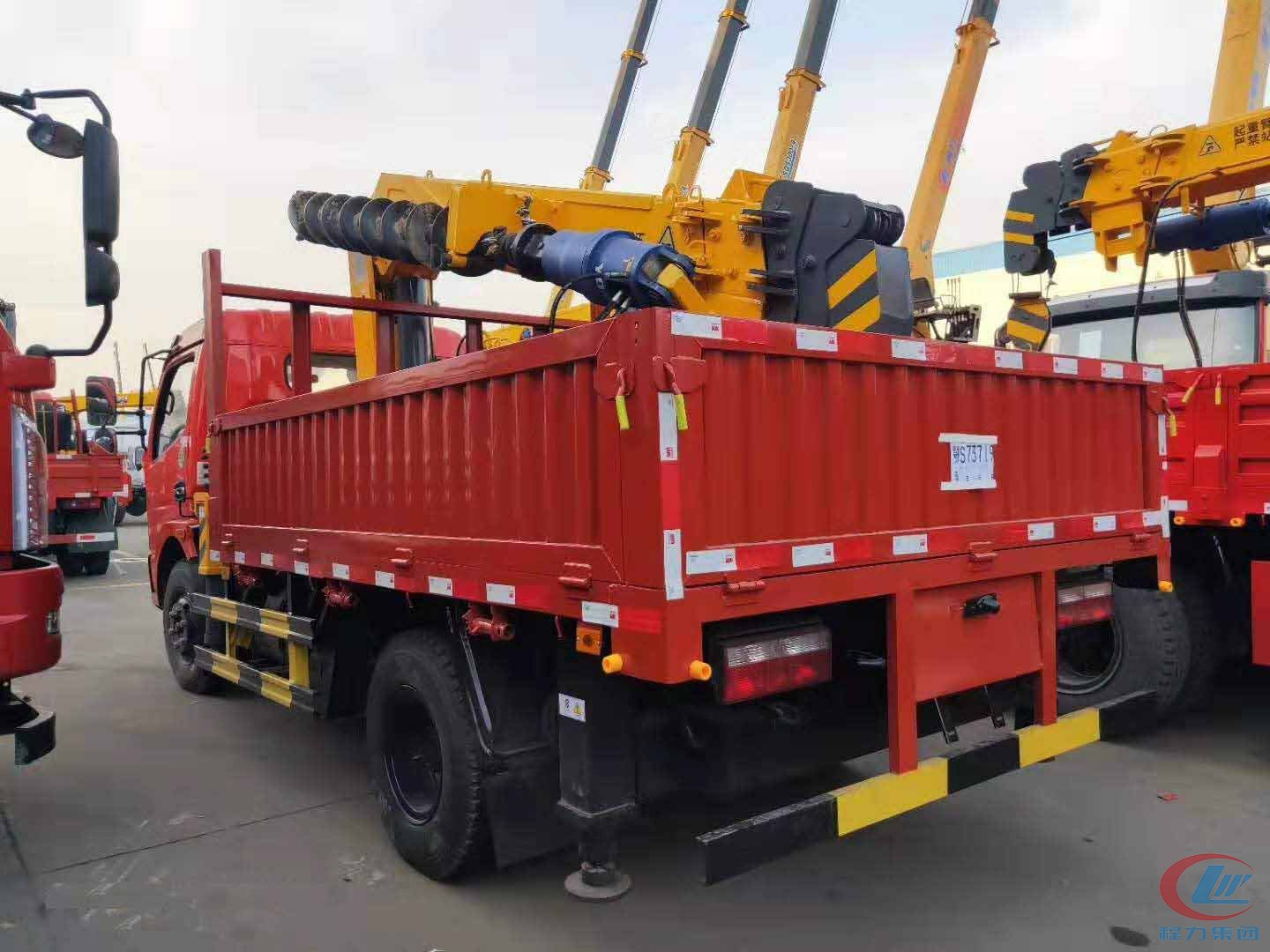 程力集團東風(fēng)福瑞卡藍牌隨車吊