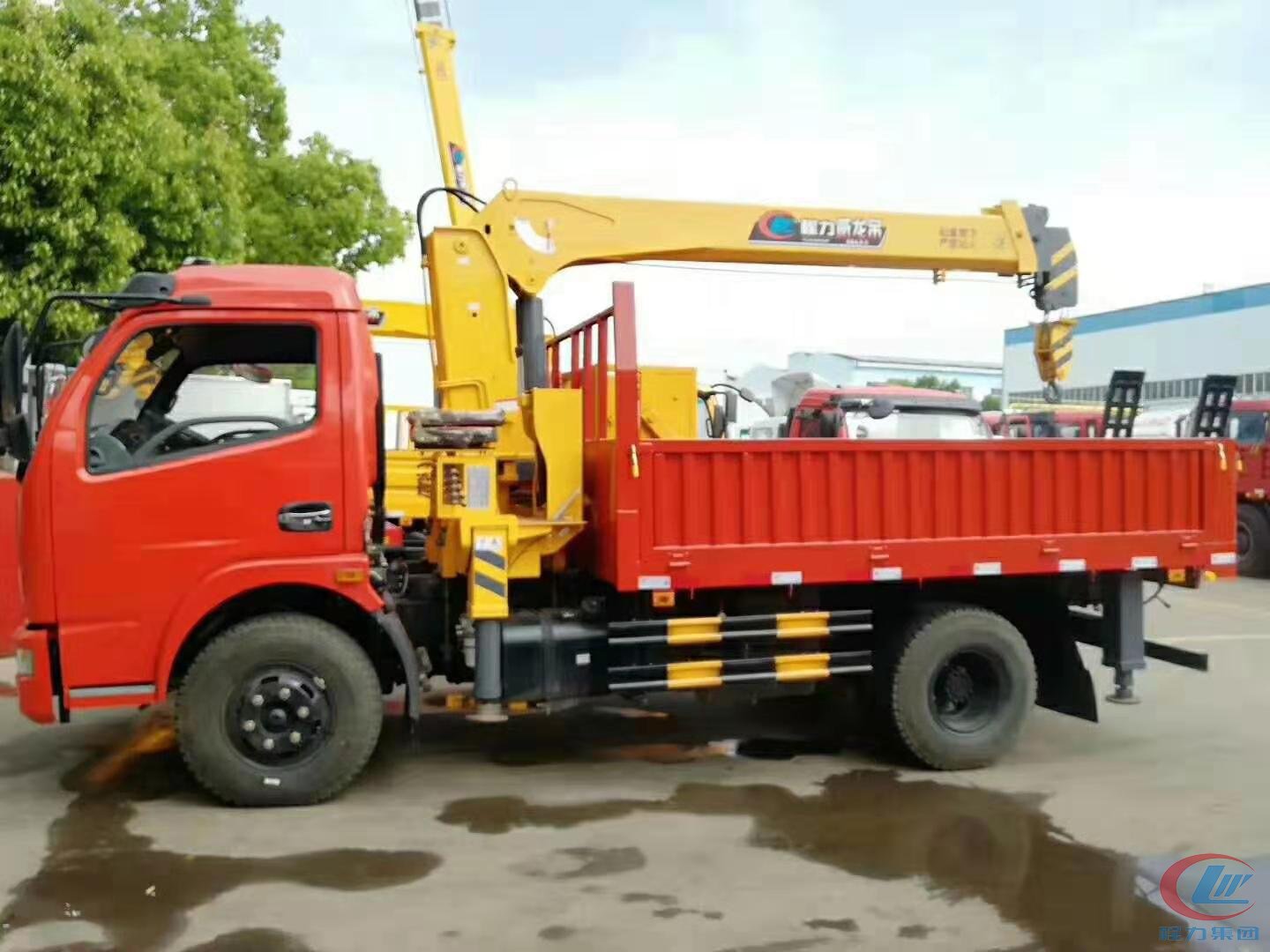 東風(fēng)福瑞卡藍牌隨車吊