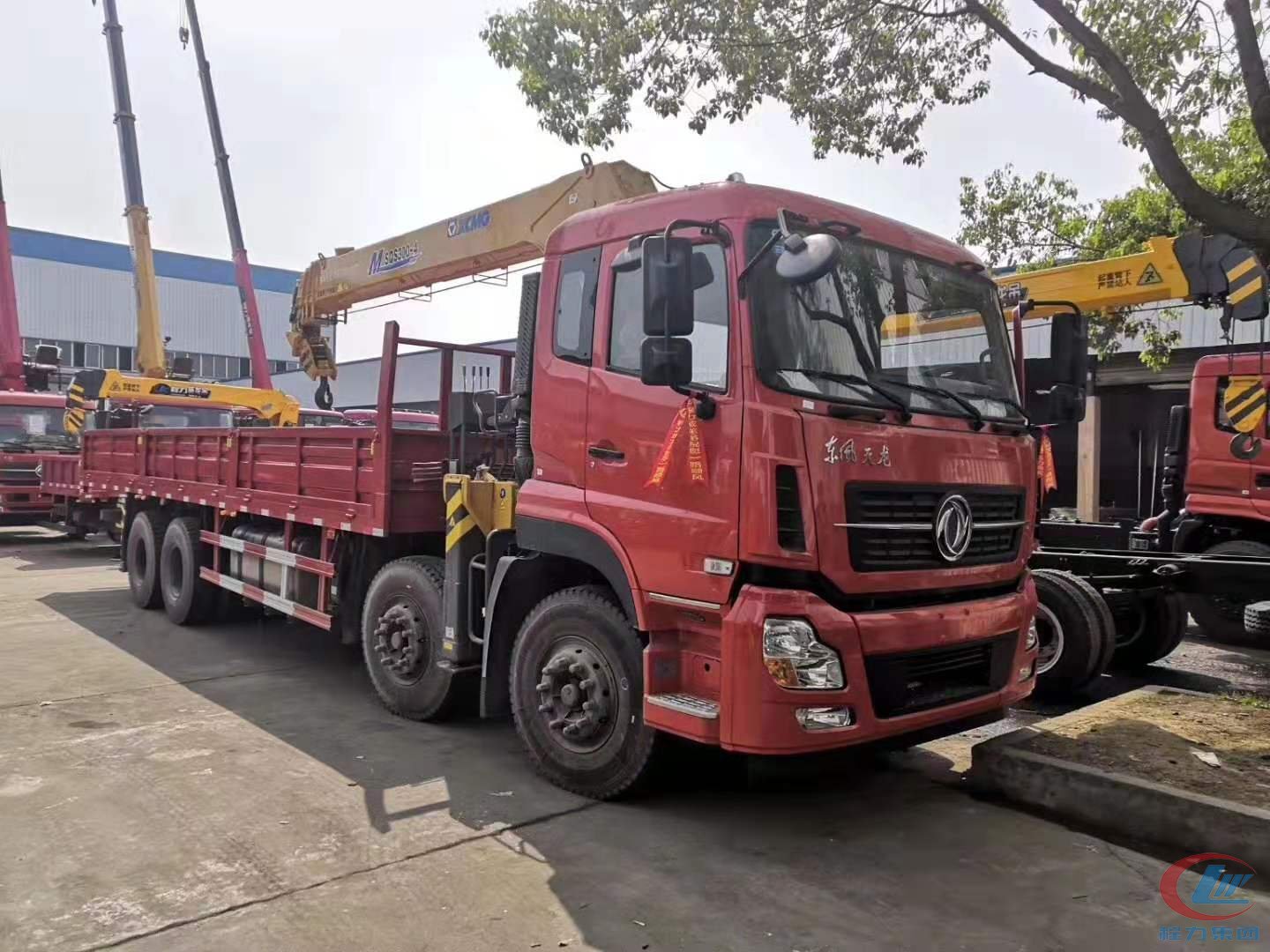 程力東風(fēng)天龍前四后八隨車吊