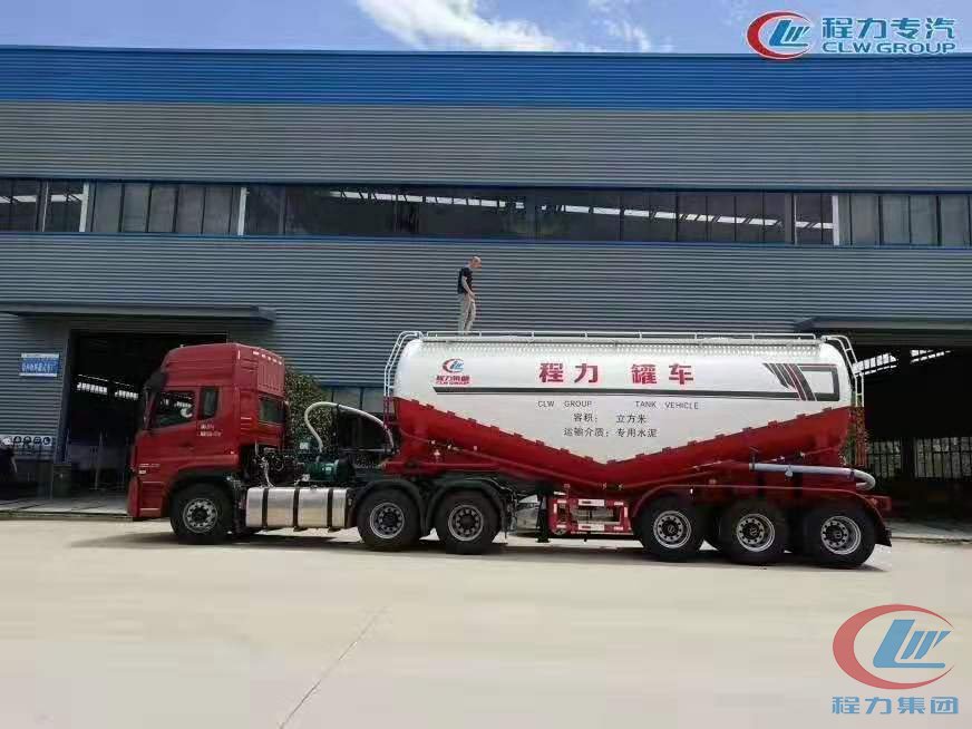 東風(fēng)天龍半掛水泥罐車(chē)