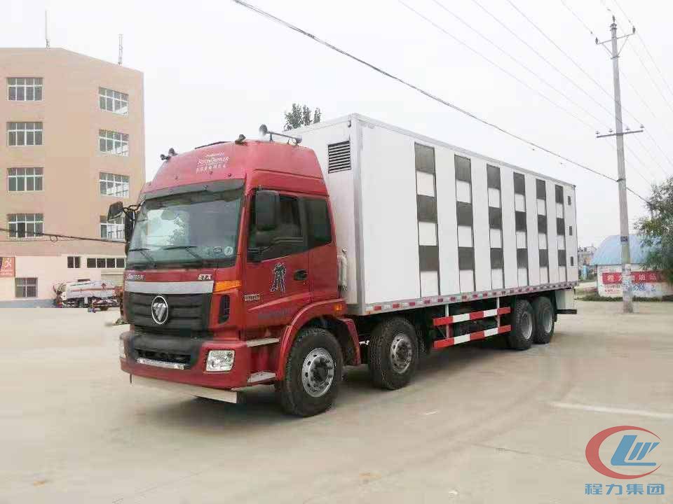 福田歐曼9.6米運(yùn)豬車(chē)側(cè)面圖