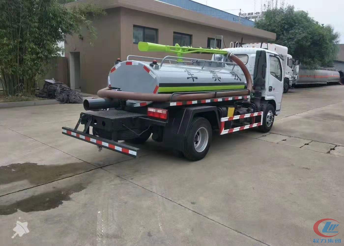 多利卡藍(lán)牌2方吸糞車