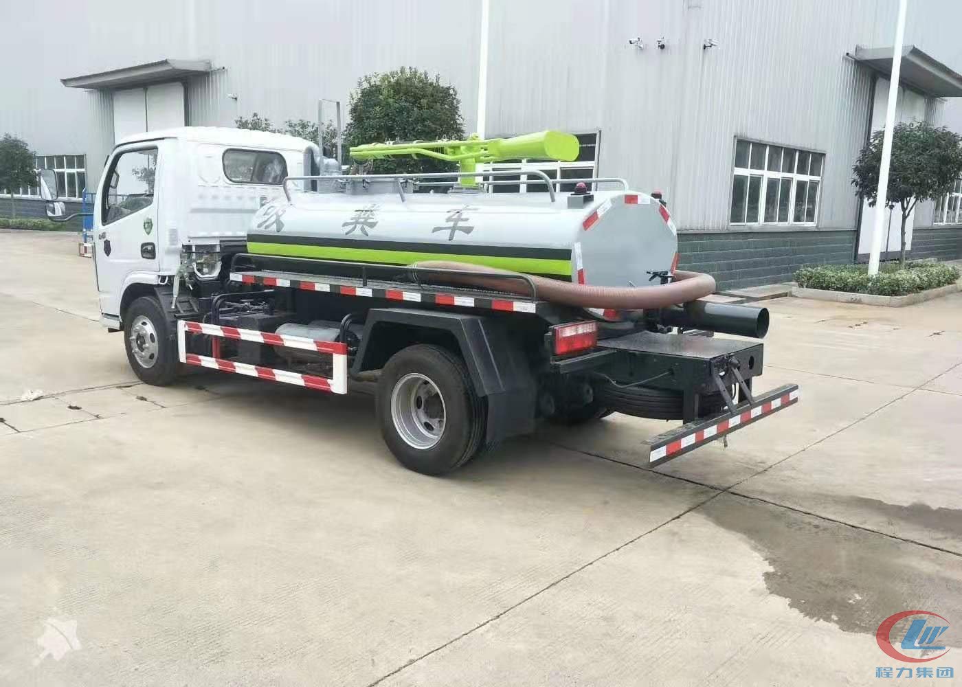 東風(fēng)多利卡藍(lán)牌吸糞車