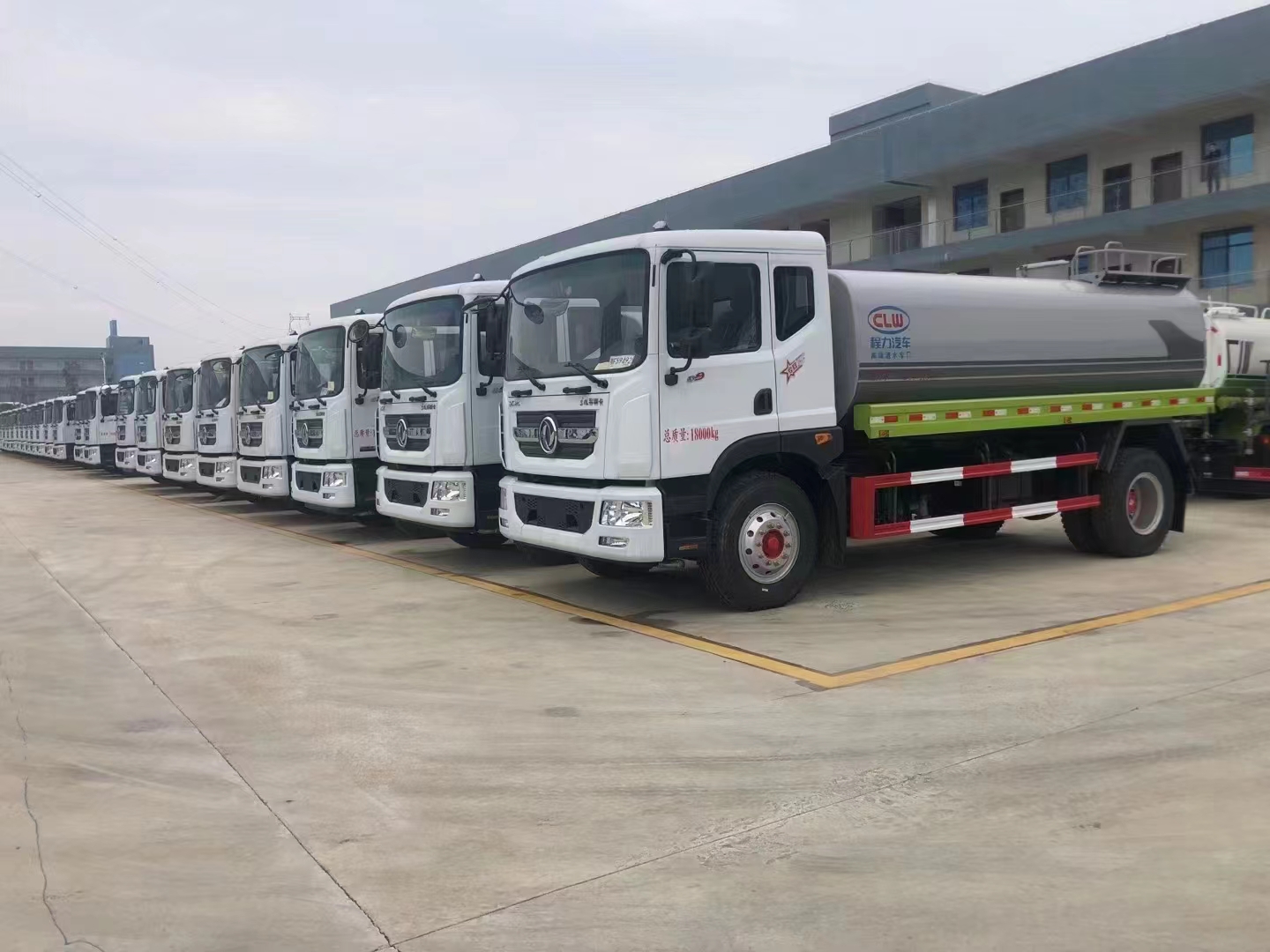 東風(fēng)多利卡D9灑水車