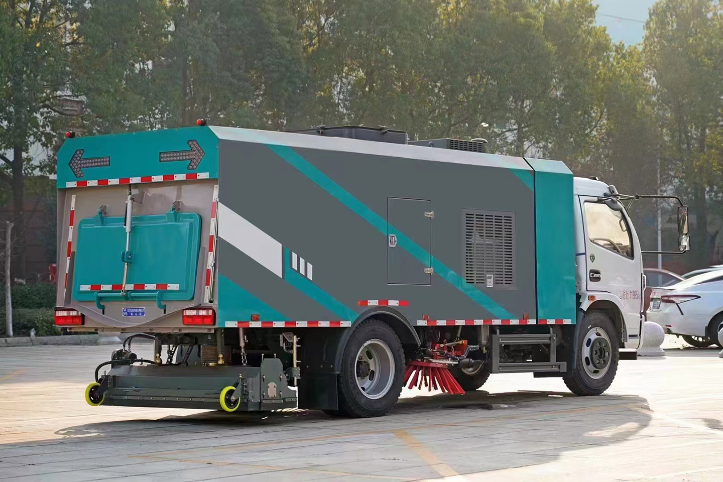 程力東風第三代干濕兩用吸塵車，帶洗掃功能和干掃功能