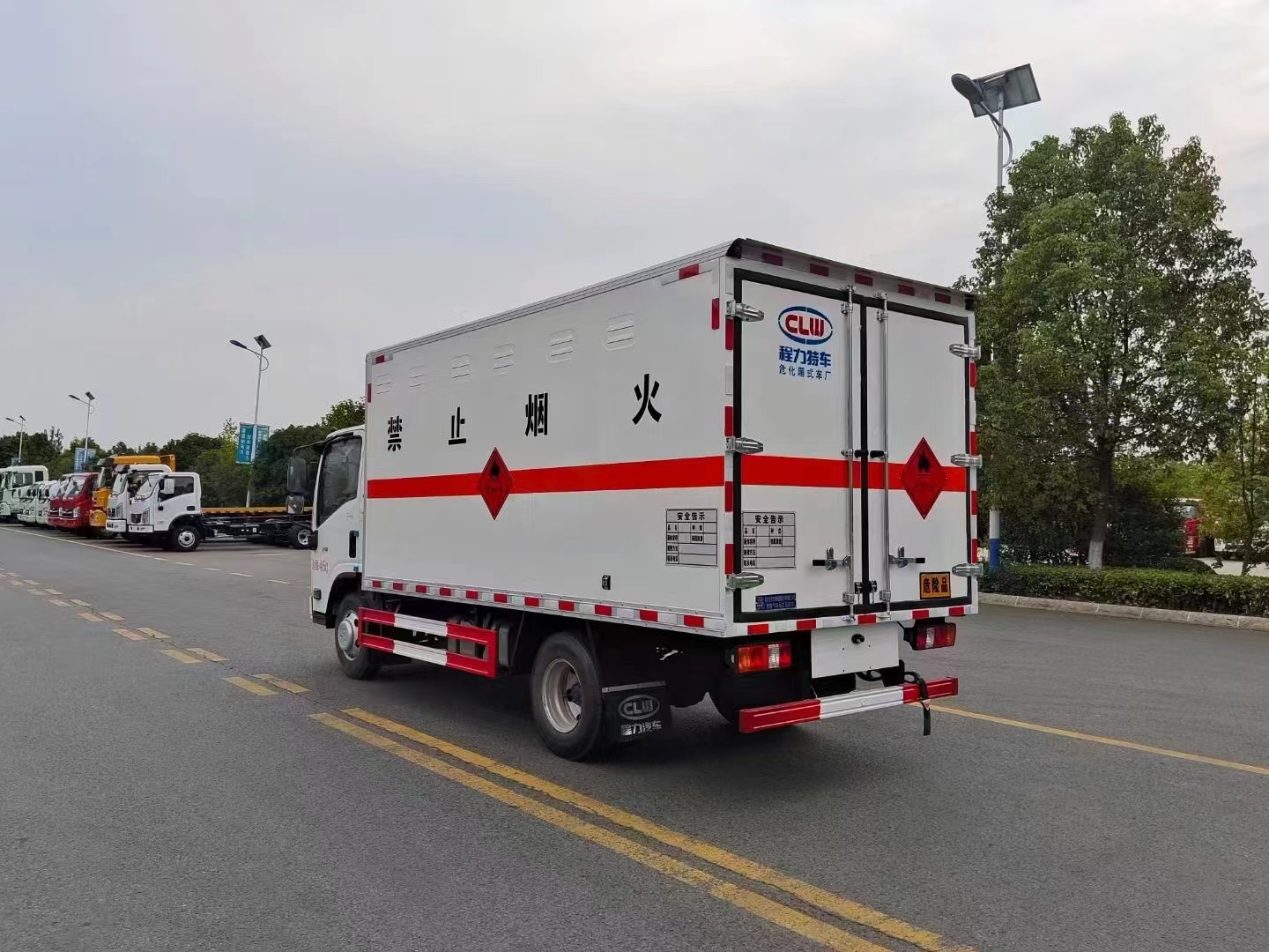 程力集團(tuán)專用車系列五十鈴爆破器材運(yùn)輸車